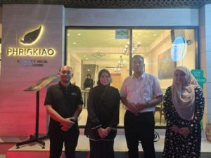 Menyantuni pelajar tajaan MARA Thailand